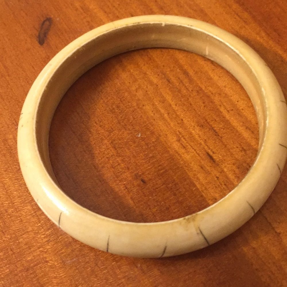 Bangle bracelet, vintage, bone, stackable stack - Picture 2 of 3